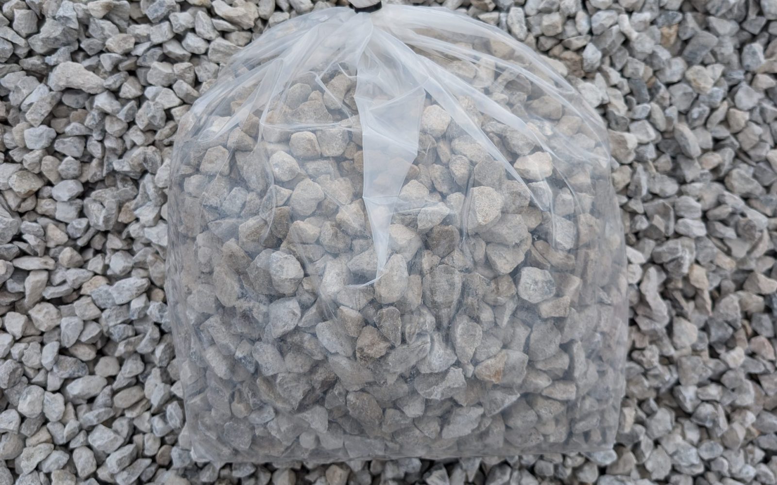 Bagged 3/4″ Clear Stone